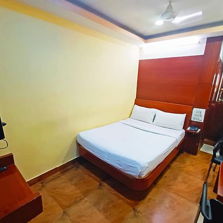 Pavithra Paradise Hotel Bangalore Bagian luar foto