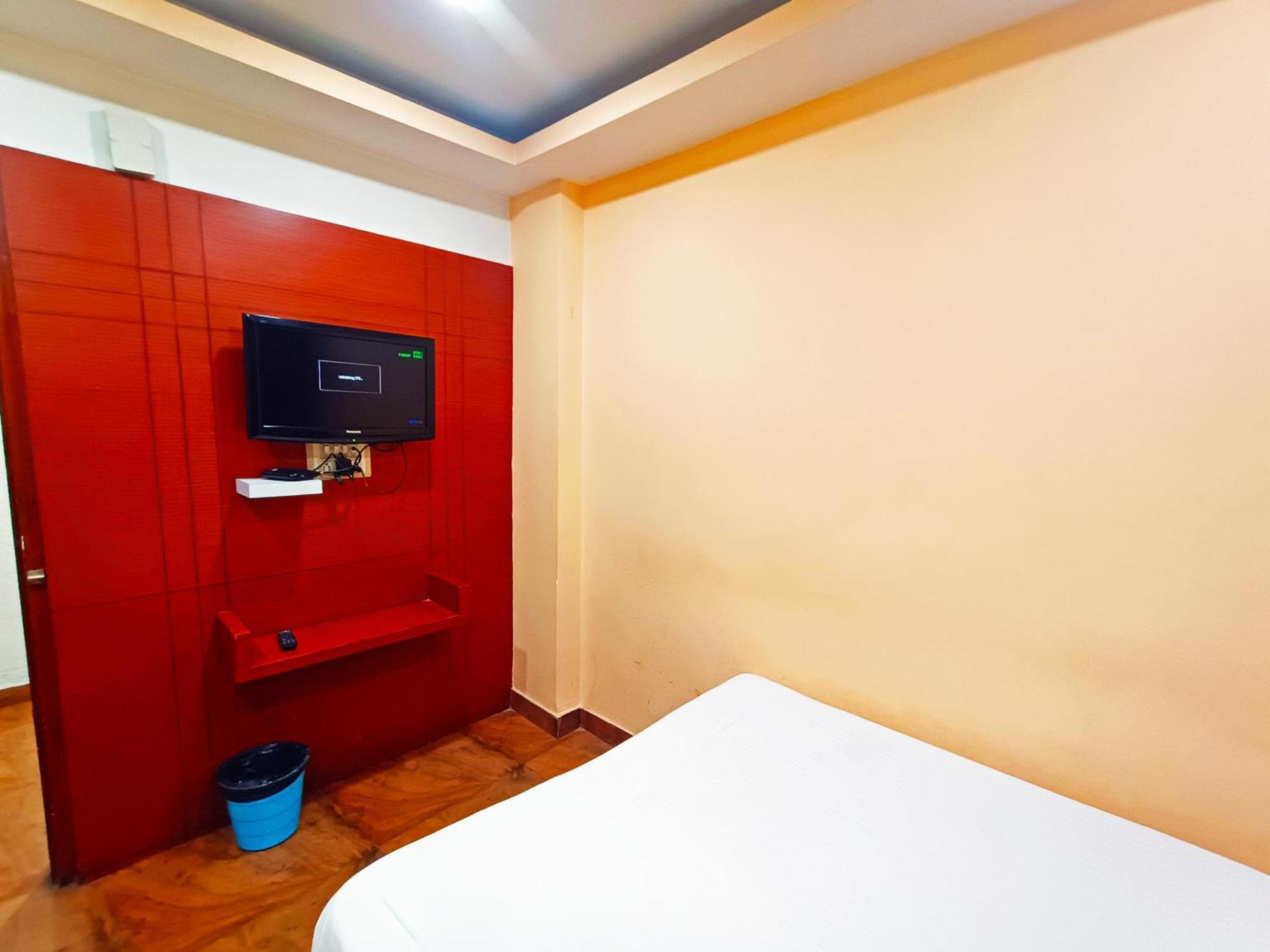Pavithra Paradise Hotel Bangalore Bagian luar foto